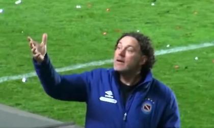 «Πες μου ποιον να βάλω»: Προπονητής της… εξέδρας προσπαθούσε να συμβουλεύσει τον Γκάμπριελ Μιλίτο!