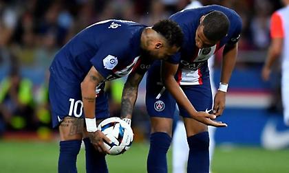 Ο Νεϊμάρ δεν άφησε τον Εμπαπε να εκτελέσει το δεύτερο πέναλτι