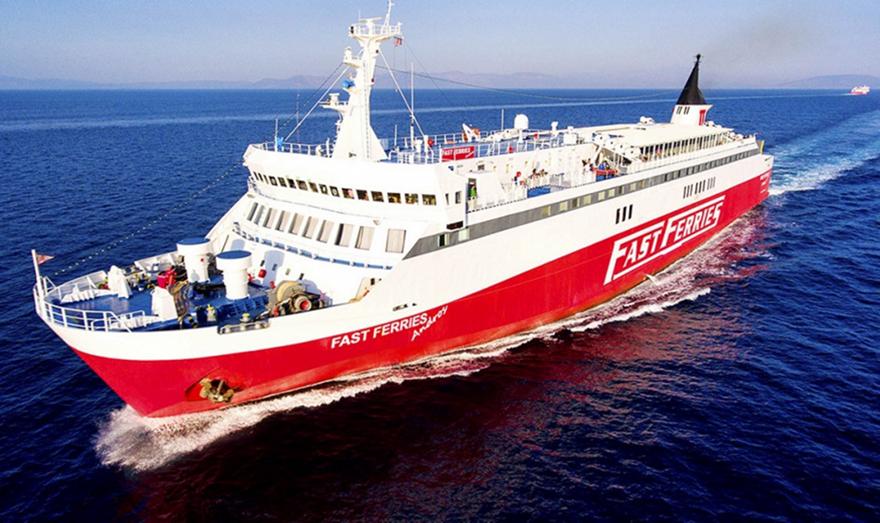 Mηχανική βλάβη στο Fast Ferries Andros με 446 επιβάτες