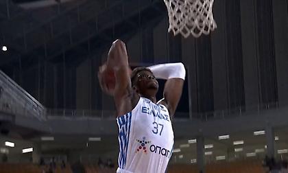 Ο Κώστας Αντετοκούνμπο έκλεψε, έψαξε τον Γιάννη και κάρφωσε!