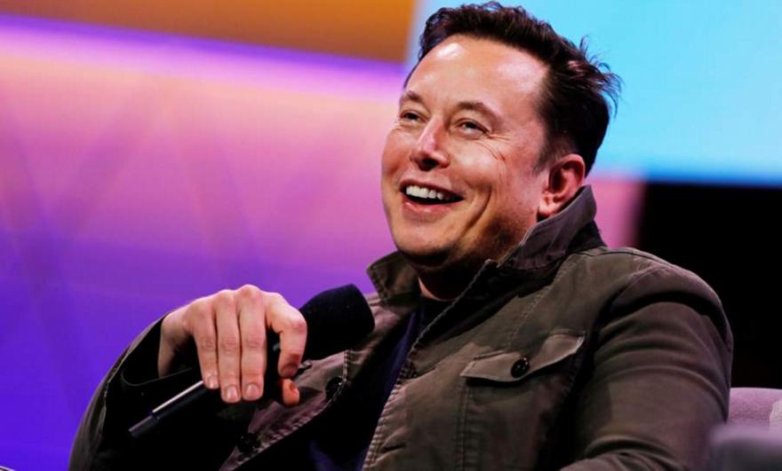 Elon Musk: Δεν αγοράζει τη Μάντσεστερ Γιουνάιτεντ