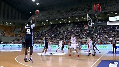 Το τρίποντο του Θανάση που τρέλανε το γήπεδο!