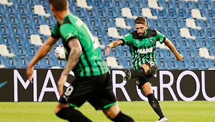 Απόλαυση: Το φοβερό βολέ του Μπεράρντι από κάθε λήψη!