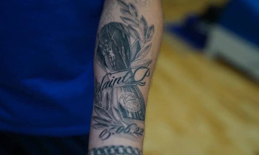 Καράσεφ: «Χτύπησε» τατουάζ την κούπα