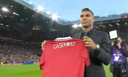 «Κόκκινος διάβολος» ο Καζεμίρο: Παρουσιάστηκε στο Ολντ Τράφορντ!