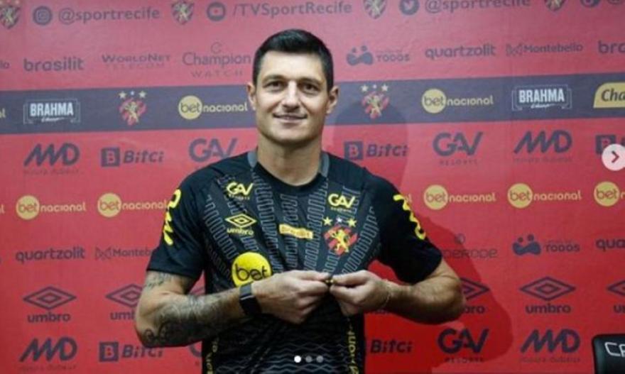 Ντένις: Επέστρεψε στη Βραζιλία για τη Σπορτ Ρεσίφε