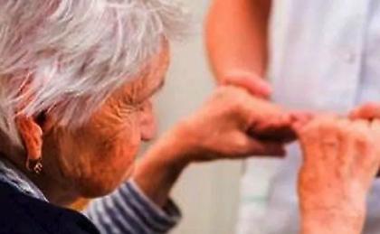 Θεσσαλονίκη: Κλείδωσε την 85χρονη μητέρα της στο μπαλκόνι κι έφυγε