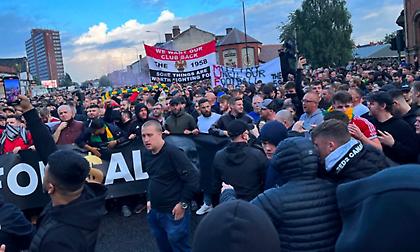 Άρχισαν τα όργανα στο «Ολντ Τράφορντ»: Διαμαρτυρίες των οπαδών της Γιουνάιτεντ κατά των Γκλέιζερ!