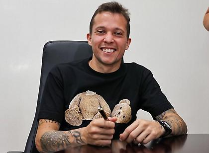 Νικολογιάννης: «Ολυμπιακός και ΠΑΟΚ ενδιαφέρθηκαν για Μπερνάρ - Για πού τον προορίζει ο Γιοβάνοβιτς»