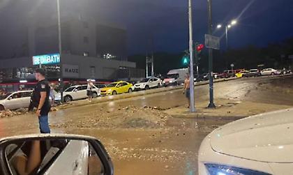 Η μπόρα έφερε προβλήματα: Πλημμύρες σε Αθήνα, Θεσσαλονίκη, Τρίκαλα, Καρδίτσα, Αχαΐα