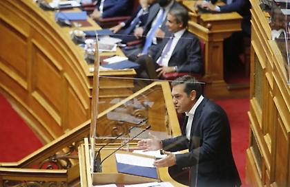 Μετωπική στη Βουλή - Μητσοτάκης: Νόμιμη, αλλά όχι τεκμηριωμένη η παρακολούθηση Ανδρουλάκη