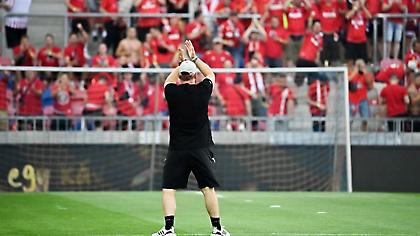 Χωρίς τον προπονητή της η Κολωνία στην πρεμιέρα των ομίλων