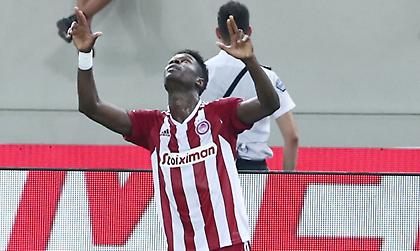 Αφιέρωσε την πρόκριση του Ολυμπιακού στον αδικοχαμένο ανιψιό του ο Σισέ