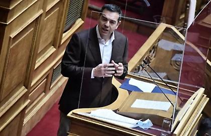 Τσίπρας προς Μητσοτάκη: «Να μας πείτε γιατί παρακολουθούσατε τον κ. Ανδρουλάκη»