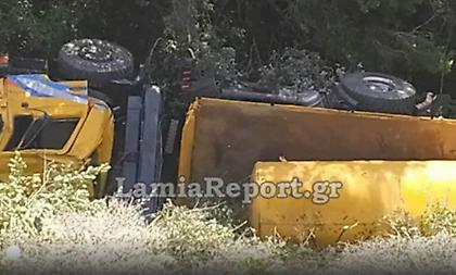 Εύβοια: Φορτηγό έπεσε σε γκρεμό 30 μέτρων - Νεκρός ο οδηγός, στο νοσοκομείo ένας 12χρονος