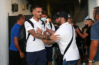 «Ντόπες» από δεκάδες οπαδούς του Παναθηναϊκού και στο ξενοδοχείο!