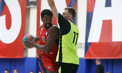 Πρεμιέρα με νίκη και «καυτό» Ζαν-Σαρλ για την ΤΣΣΚΑ!