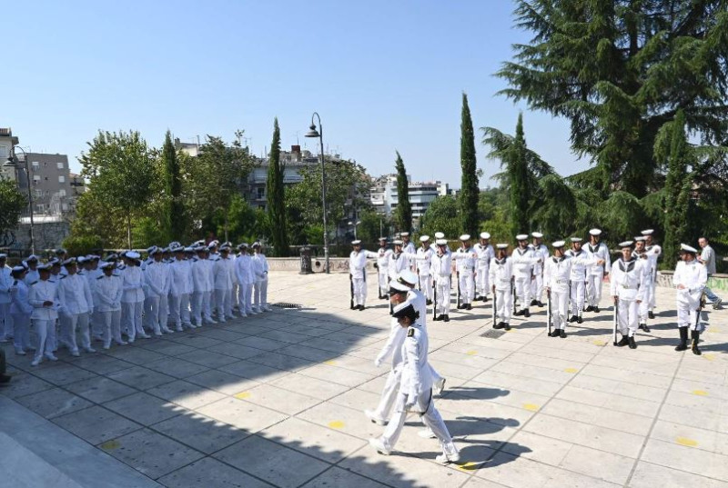 Το τελευταίο αντίο στην 19χρονη ναυτική δόκιμο