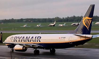 H Ryanair κλείνει τη βάση της στην Αθήνα για τη χειμερινή σεζόν: Μειώνει τα δρομολόγια σε 10 από 29