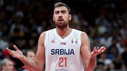 Πέταξε χωρίς Μιλουτίνοφ για Πράγα η Σερβία