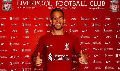 Επίσημο του Αρτούρ στη Λίβερπουλ!