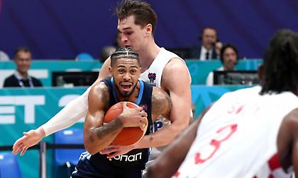 Ντόρσεϊ: «Αυτό ξέρει να κάνει ο Γιάννης»