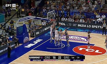 Έμεινε στον... αέρα ο Παπαπέτρου και σκόραρε ανάμεσα σε τρεις Κροάτες