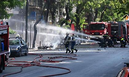 Μεγάλη πυρκαγιά και εκρήξεις σε κατάστημα με φιάλες υγραερίου στην Αχαρνών - Διακόπηκε η κυκλοφορία
