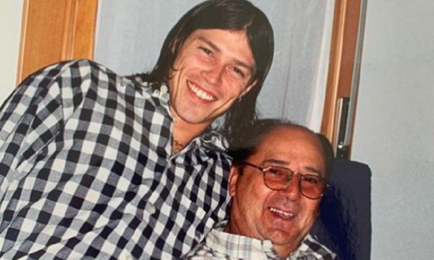 Το συγκινητικό μήνυμα του Αλμέιδα για τον πατέρα του που έφυγε από τη ζωή