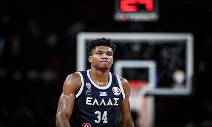 Με δύο φάσεις του Γιάννη το Top-10 της FIBA