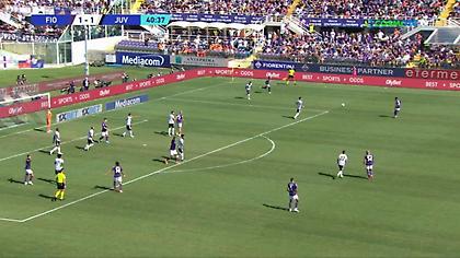 Ο Περίν βγάζει το πέναλτι του Γιόβιτς με τη βοήθεια και του δοκαριού!