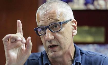 Γκρίνια Πέτροβιτς για τη διαιτησία: «Έκανε επιθετικό φάουλ και βήματα ο Γιάννης»