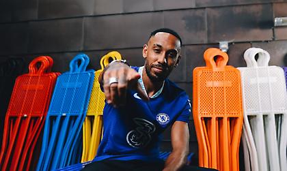 Μισθοί δύο εβδομάδων πρόστιμο στον Ομπαμεγιάνγκ επειδή άργησε 45' στην παρουσίαση της Τσέλσι