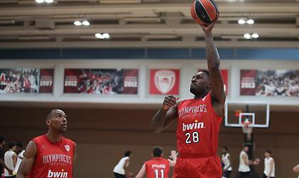 Ζέρβας: «Θα έχει μικρές αλλαγές το στυλ του Ολυμπιακού - Μπορεί να φτάσει και 6.000 διαρκείας»