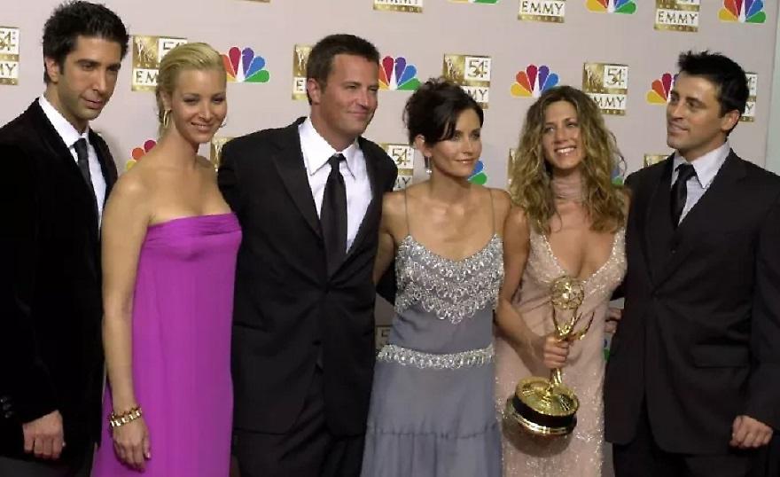 «Είναι ο χειρότερος άνθρωπος»- Μύδροι εναντίον πρωταγωνίστριας από τα Φιλαράκια