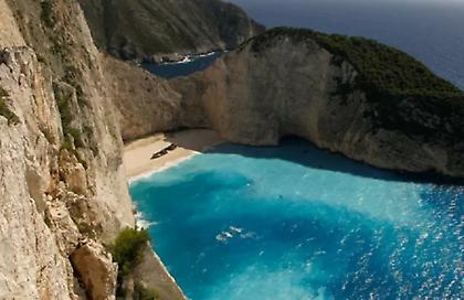 Σήμα κινδύνου για το ναυάγιο της Ζακύνθου- Παπαδόπουλος: «Με έναν σεισμό τα βράχια θα καταρρεύσουν»
