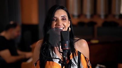 Εvgenia: Εντυπωσιάζει με το νέο medley-live in studio, που περιλαμβάνει «Τα αγαπημένα» της