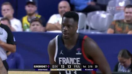 «Βυθίζεται» στη ρακέτα και καρφώνει ο Φαλ!