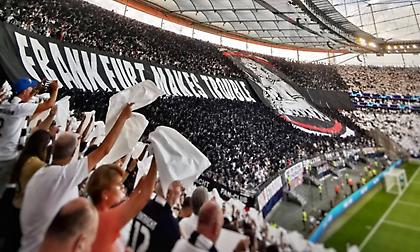 Η Άιντραχτ Φρανκφούρτης έκανε ντεμπούτο στο Champions League με διπλό coreo