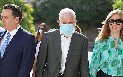 Δίκη Φιλιππίδη: «Όλα έγιναν για εκδίκηση, ο Πέτρος δεν είναι βιαστής» κατέθεσε η σύζυγος του