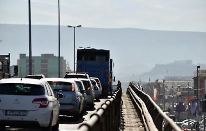 Κίνηση στους δρόμους: Δύσκολη η κατάσταση στον Κηφισό - Απομακρύνθηκαν τα τρακαρισμένα ΙΧ