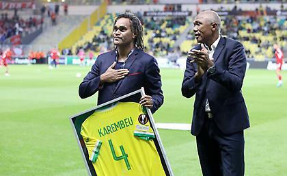 Βράβευσε τον Καρεμπέ η Ναντ (pics)