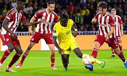 Γιατί ο Ολυμπιακός έφαγε τόσες φάσεις, παρότι έπαιξε με πέντε πίσω…