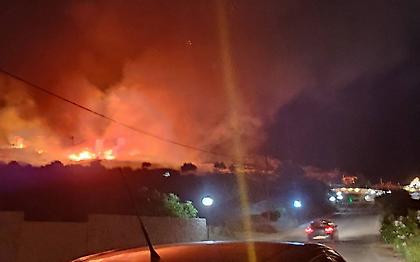 Φωτιά στην Κεφαλονιά: Επιχειρούν ισχυρές δυνάμεις της πυροσβεστικής