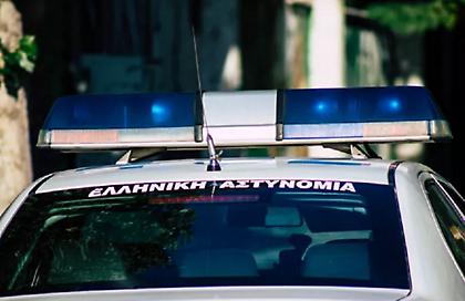 Απόδραση τριών ανδρών που είχαν προσαχθεί στο Αστυνομικό Τμήμα Χαϊδαρίου - Συνελήφθη ο ένας
