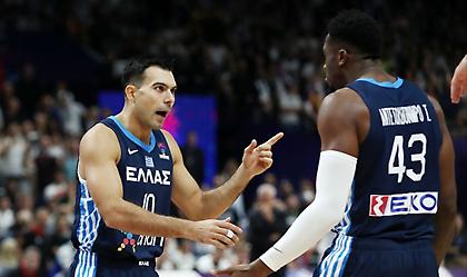 Αδιανόητο buzzer beater Σλούκα στο ημίχρονο πίσω από το κέντρο!