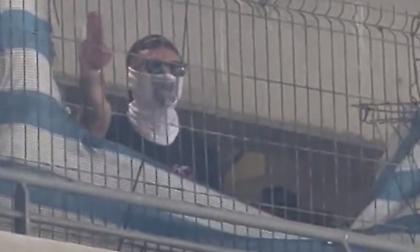 Οπαδοί της Άιντραχτ χαιρετούν ναζιστικά στις εξέδρες του «Βελοντρόμ»!