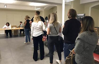 Στροφή προς τα δεξιά στη Σουηδία - Και οι ακροδεξιοί στην κυβέρνηση