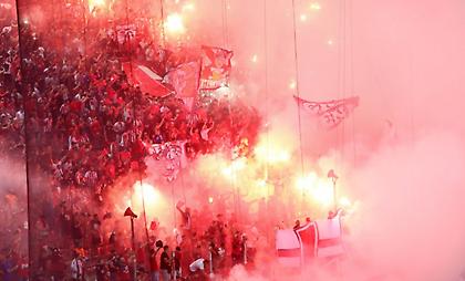 Φαντασμαγορική ατμόσφαιρα στο «Γ. Καραϊσκάκης» πριν τη σέντρα στο Ολυμπιακός-Φράιμπουργκ