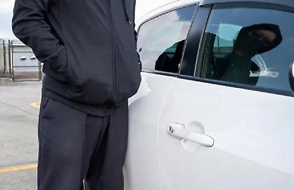 Αχαρνές: Αρχηγοί συμμορίας ανηλίκων ετών... 13 και 15 - Xτυπούσαν και λήστευαν οδηγούς και πεζούς